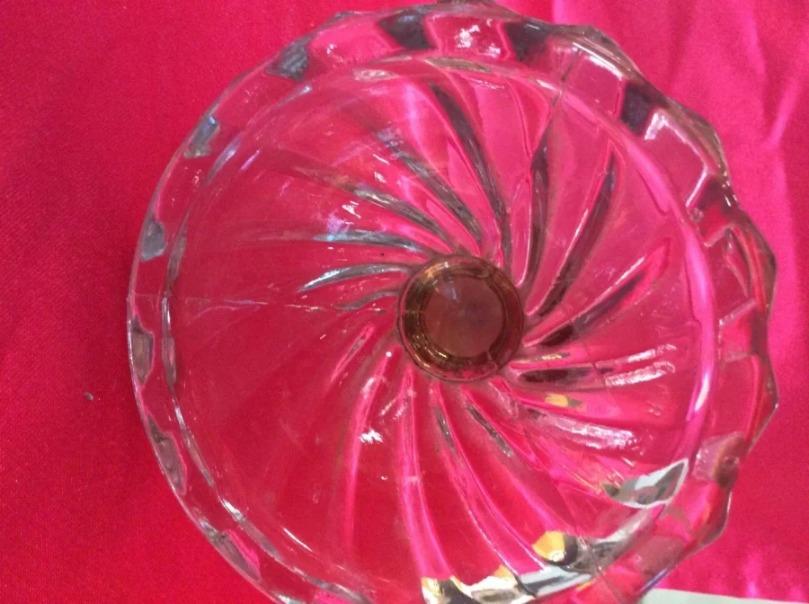 Paire de bougeoirs en verre signé de vallerysthal