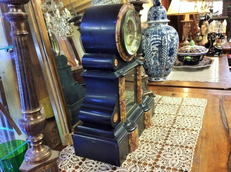 Pendule de cheminée en marbre noir Napoléon 3