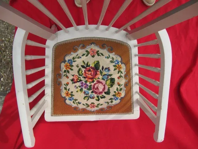 Fauteuil Scandinave de nourrice en hêtre peint art nouveau