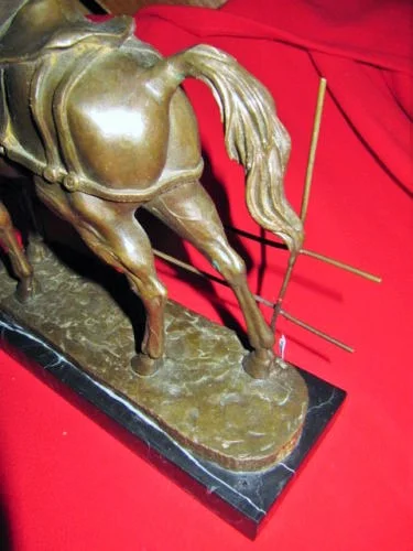 Cheval a la barrière en bronze sur socle en marbre milieu 20ème