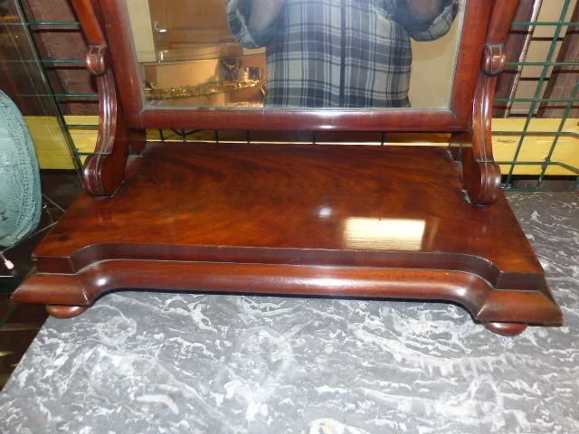 Miroir psyché barbière en acajou flammé de Cuba  d'époque restauration