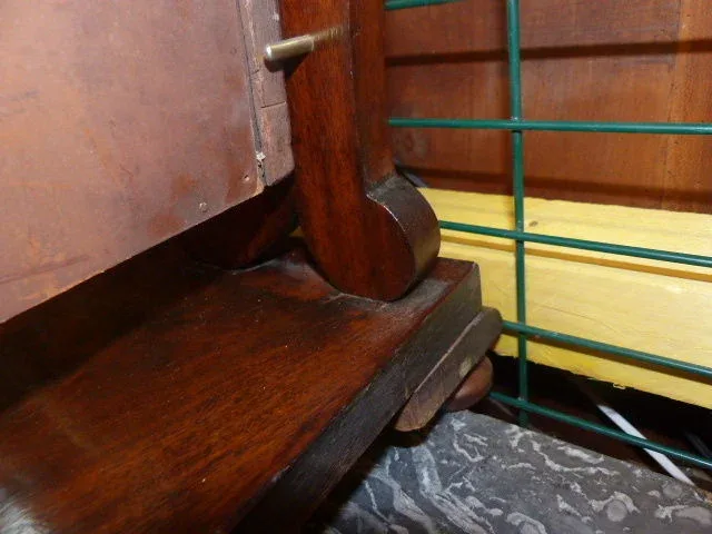 Miroir psyché barbière en acajou flammé de Cuba  d'époque restauration
