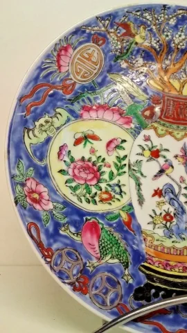 Assiette en porcelaine Chinoise Macau 19ème