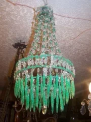 Lustre style louis XVI a pampilles en cristal vert et blanc style montgolfière non électrifié 19ème