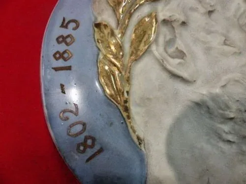 Médaillon faïence sculpture bas-relief portrait Victor Hugo E.Lachenal XXème