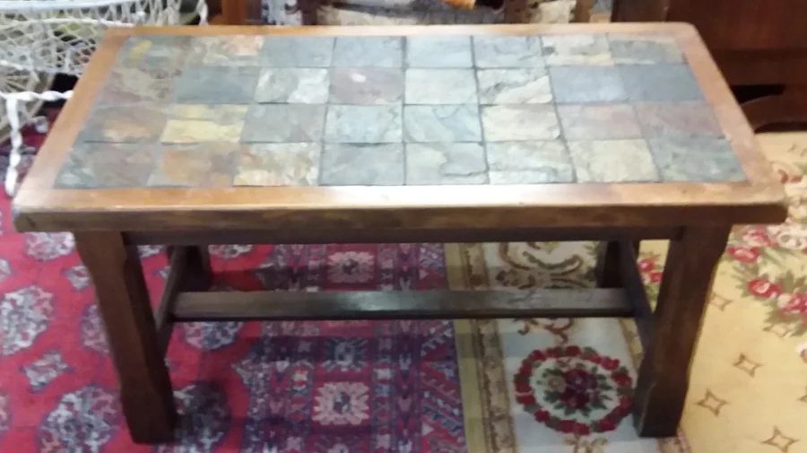 Table basse année 60 en hêtre et ardoise