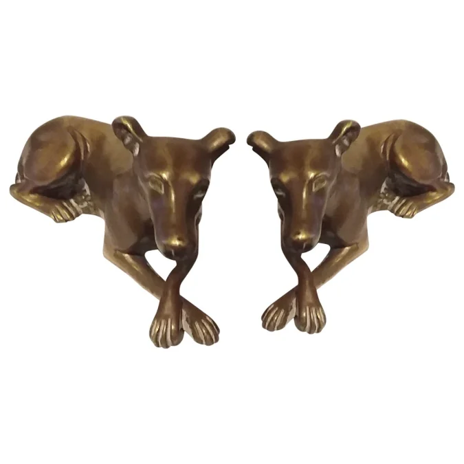 Paire de sculptures de  lévriers couché en bronze 19ème