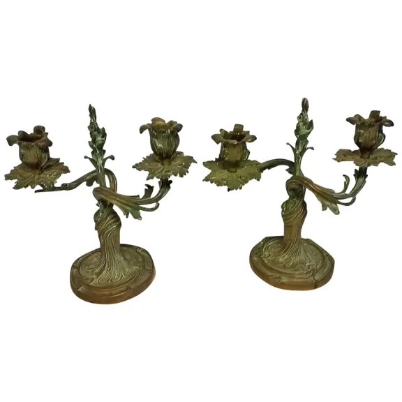 Paire de bougeoirs style louis XV en bronze patine verte 19ème