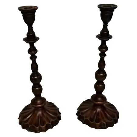 Paire de bougeoirs style louis XIV en bronze patine brune