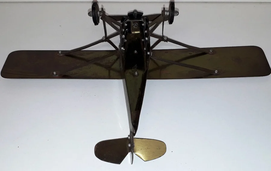 Maquette d'avion fabrication artisanal en laiton