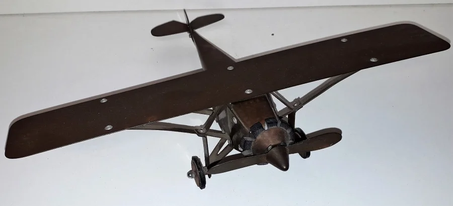 Maquette d'avion fabrication artisanal en laiton