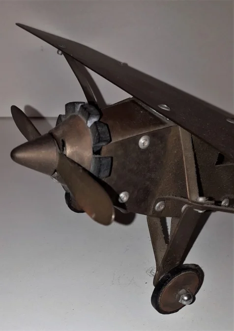 Maquette d'avion fabrication artisanal en laiton