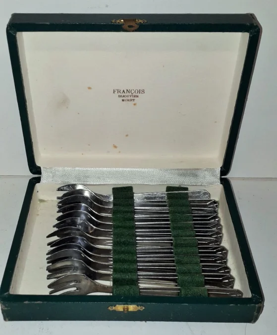 coffret 12 petites fourchettes en métal argenté