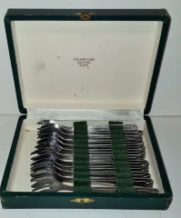 coffret 12 petites fourchettes en métal argenté