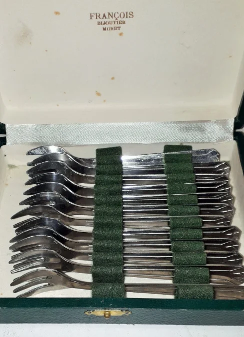 coffret 12 petites fourchettes en métal argenté