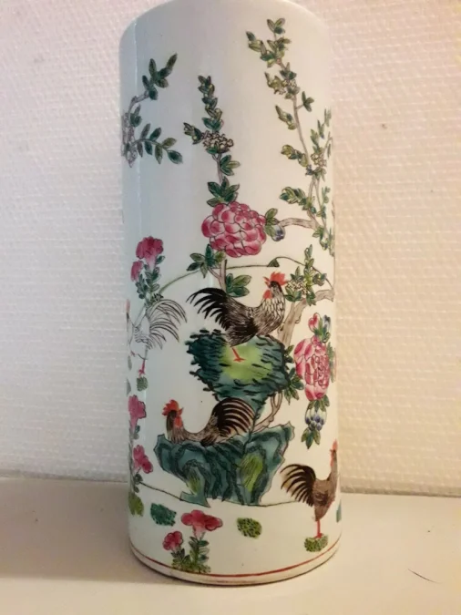Vase en porcelaine asiatique décor coqs fin XIXème siècle