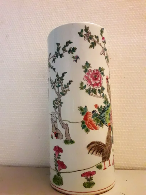 Vase en porcelaine asiatique décor coqs fin XIXème siècle