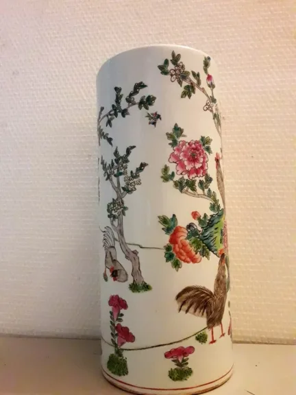 Vase en porcelaine asiatique décor coqs fin XIXème siècle