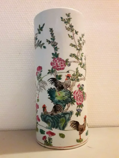 Vase en porcelaine asiatique décor coqs fin XIXème siècle