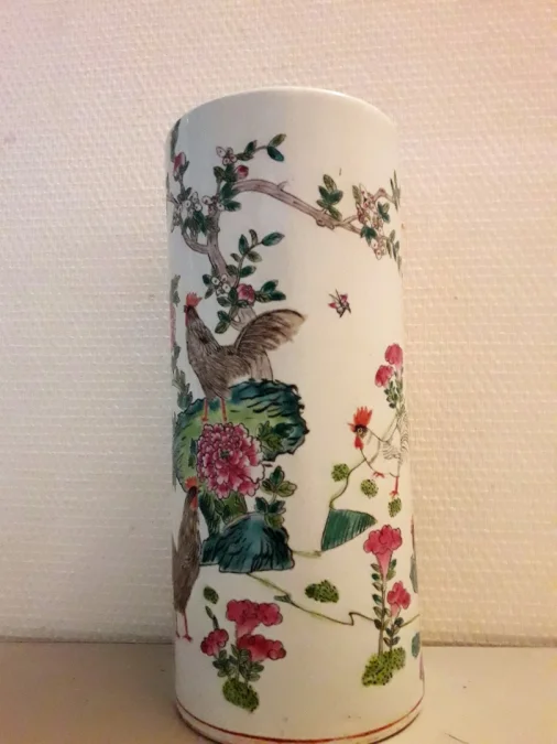 Vase en porcelaine asiatique décor coqs fin XIXème siècle