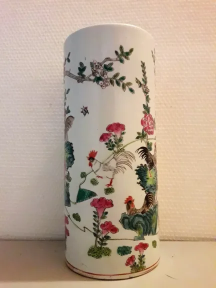 Vase en porcelaine asiatique décor coqs fin XIXème siècle