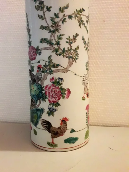 Vase en porcelaine asiatique décor coqs fin XIXème siècle