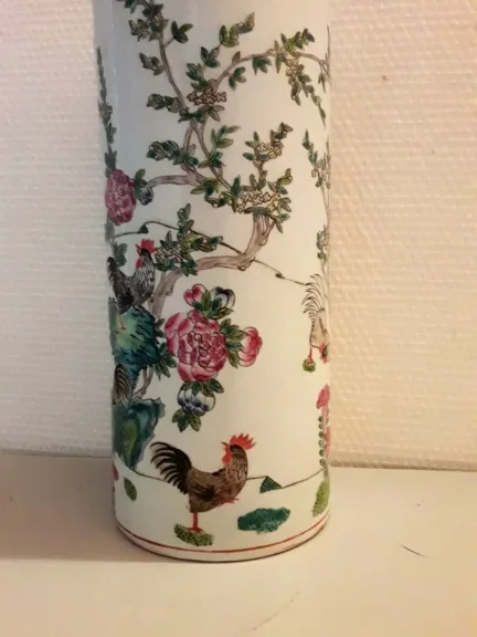 Vase en porcelaine asiatique décor coqs fin XIXème siècle