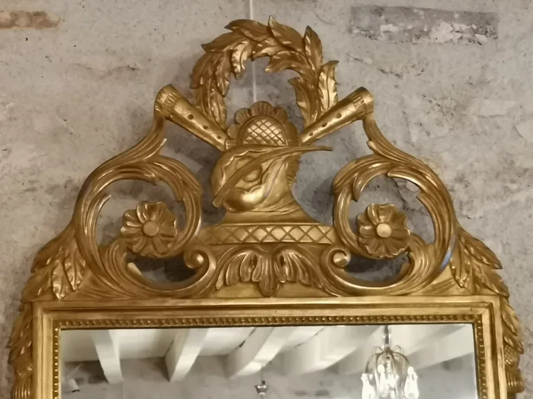 Grand Miroir style louis XVI décor du fronton "Musique" 19ème