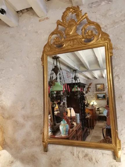 Grand Miroir style louis XVI décor du fronton "Musique" 19ème