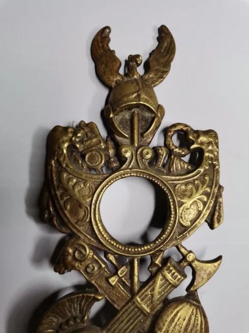 Porte montre en bronze thème militaire début 20ème