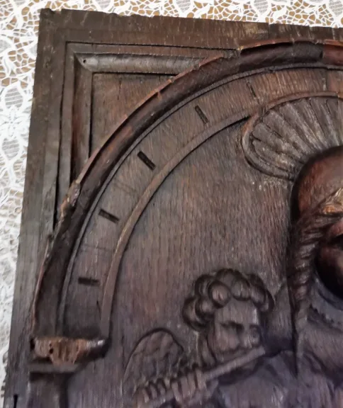 Panneau 17ème en chêne Sculpté d'une Vierge entre deux Anges Musiciens