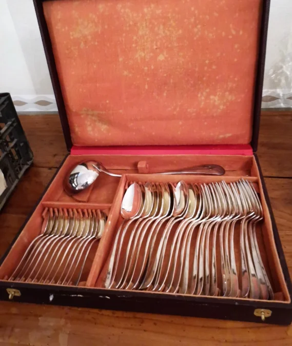 SILVER PLATE CUTLERY