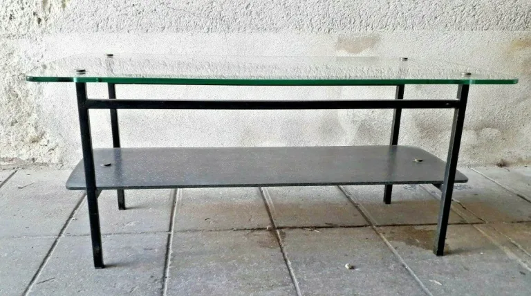 table basse par Jacques Hitier en en verre et  métal  noir année 60