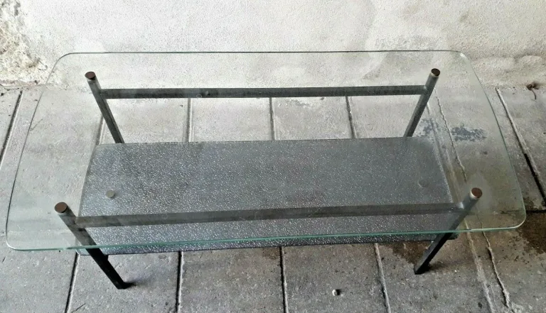 table basse par Jacques Hitier en en verre et  métal  noir année 60