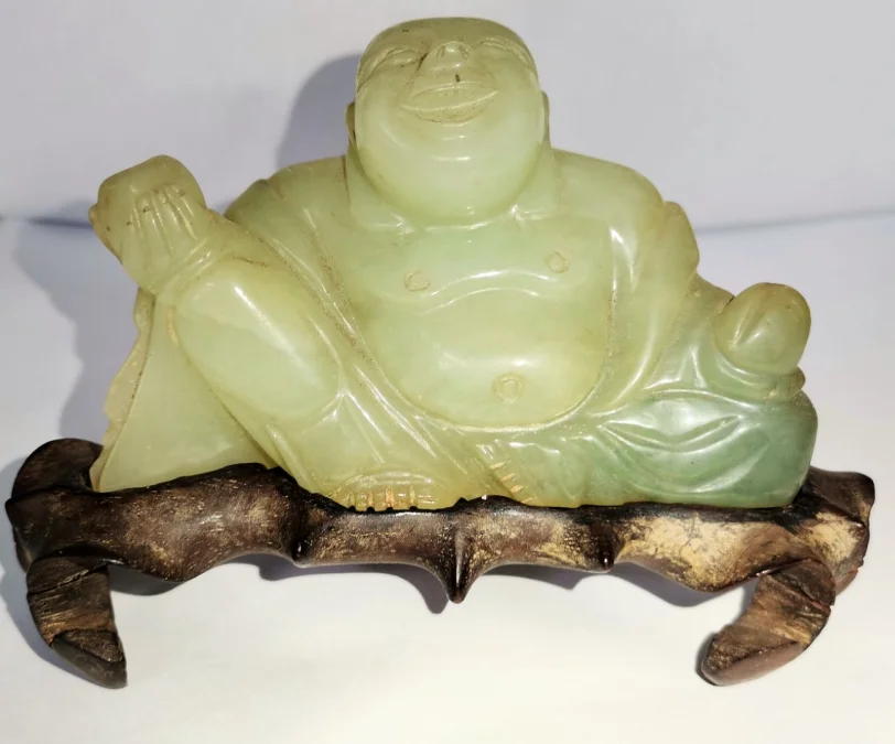 JADE STATUETTE OF BUDDHA