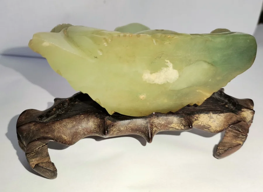 JADE STATUETTE OF BUDDHA