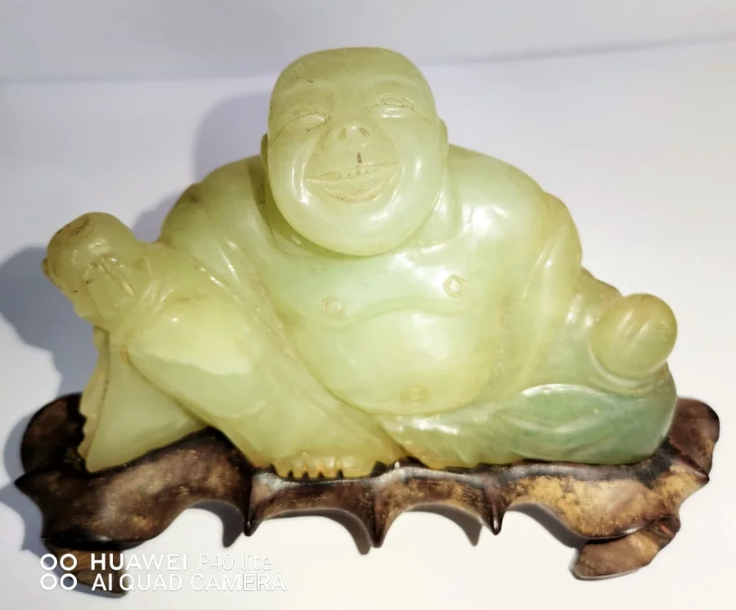 JADE STATUETTE OF BUDDHA