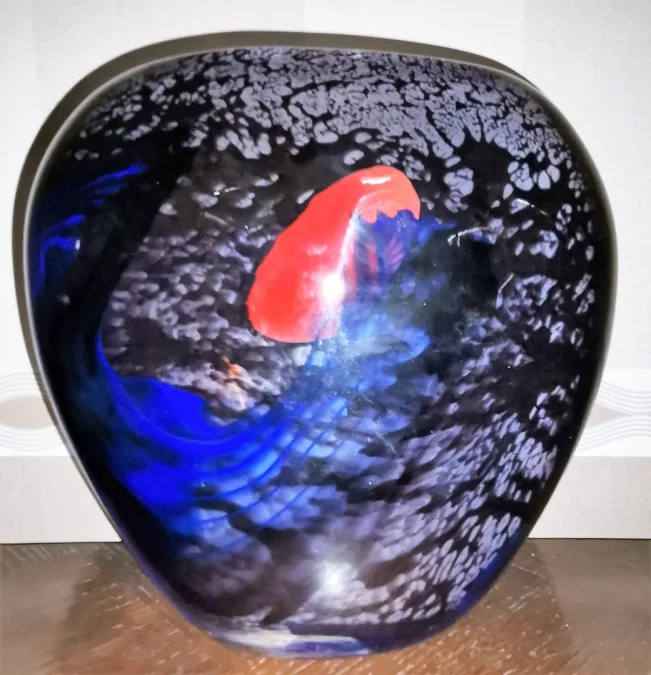 CONTEMPORARY CRYSTAL VASE