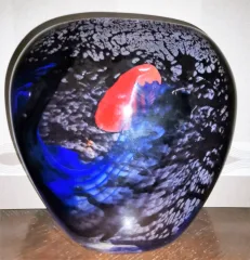 CONTEMPORARY CRYSTAL VASE