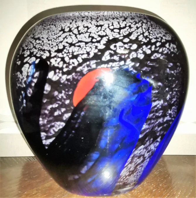 CONTEMPORARY CRYSTAL VASE