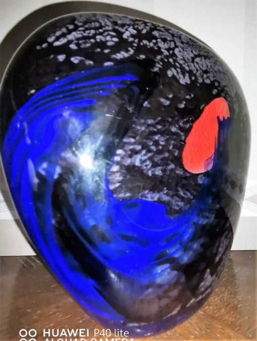 CONTEMPORARY CRYSTAL VASE