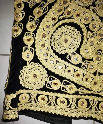 Gilet très richement brodé travail oriental début XXème