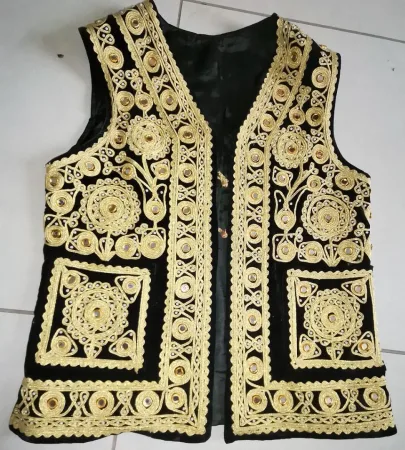 Gilet très richement brodé travail oriental début XXème