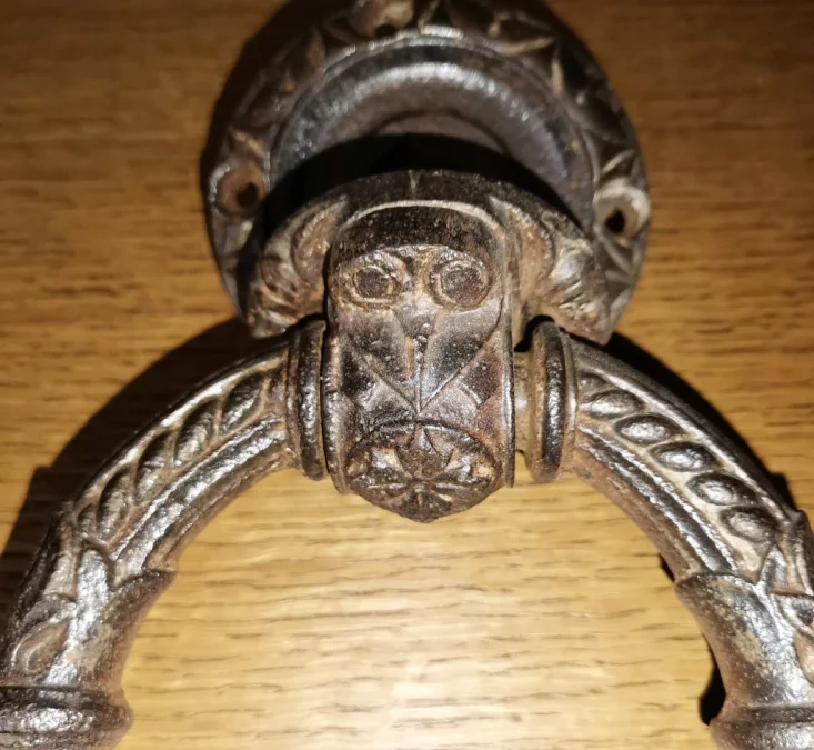 Heurtoir ou poigné de porte d'entrer avec ancre de marine en fer forger 19ème