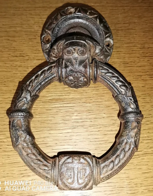Heurtoir ou poigné de porte d'entrer avec ancre de marine en fer forger 19ème