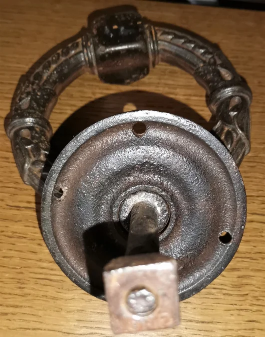 Heurtoir ou poigné de porte d'entrer avec ancre de marine en fer forger 19ème