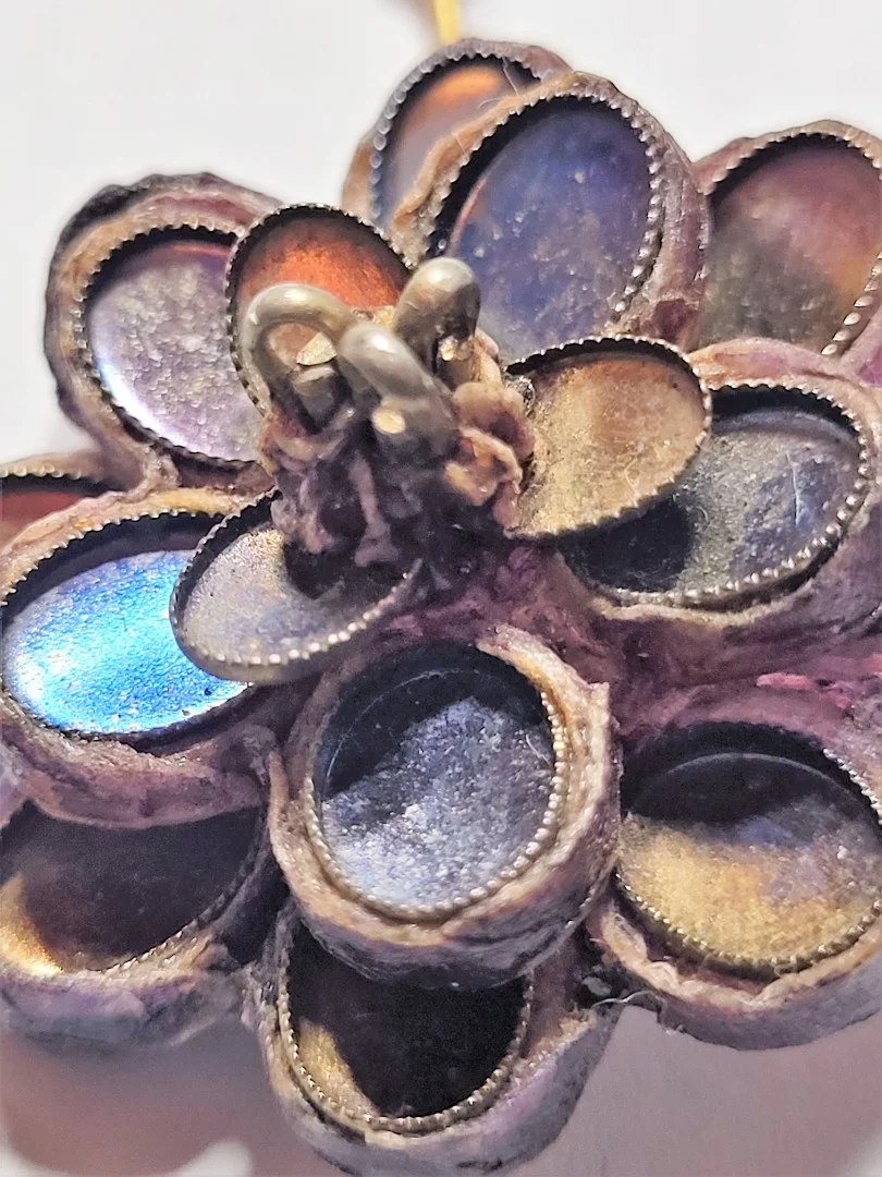 БРОШЬ отнести Line Vautrin