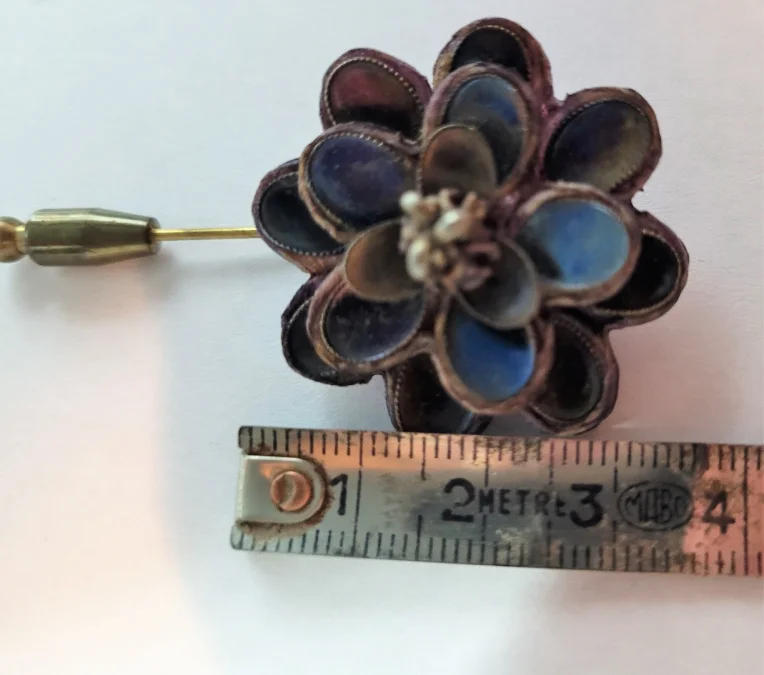 Broche ou épingle a foulard attribué a Line Vautrin fantaisie art déco