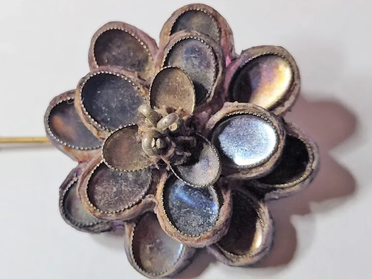 Broche ou épingle a foulard attribué a Line Vautrin fantaisie art déco