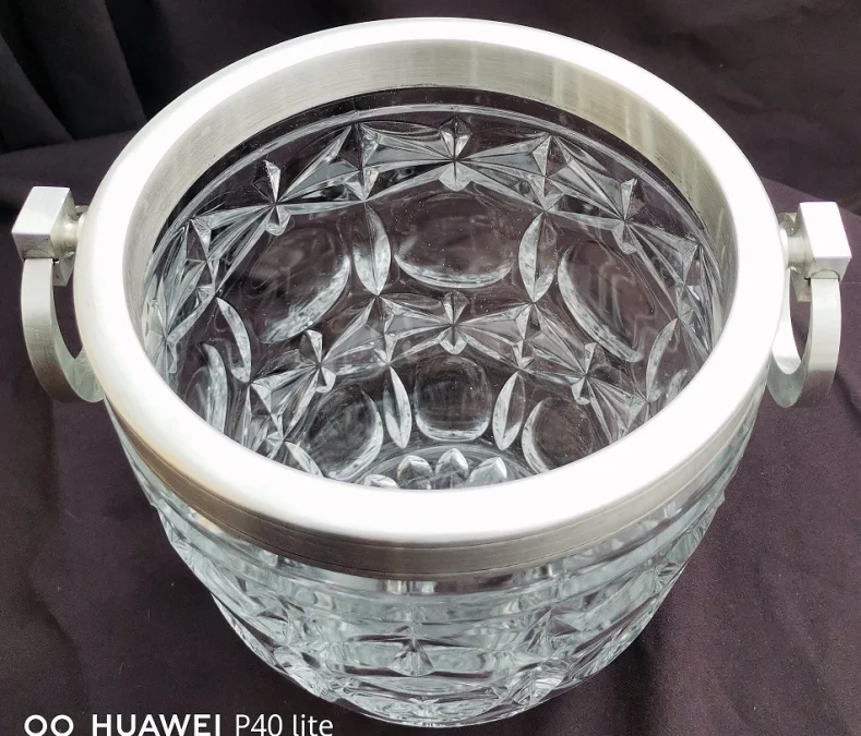 CHAMPAGNE BUCKET